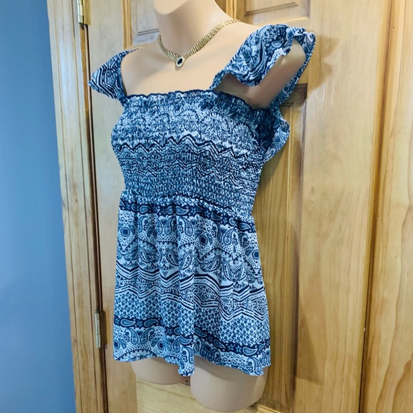 Summer top - Picture 3 of 7